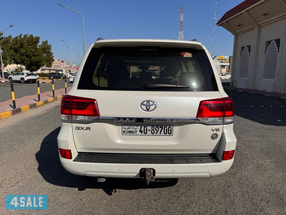 لاندكروزر وارد الوكالة موديل 20174