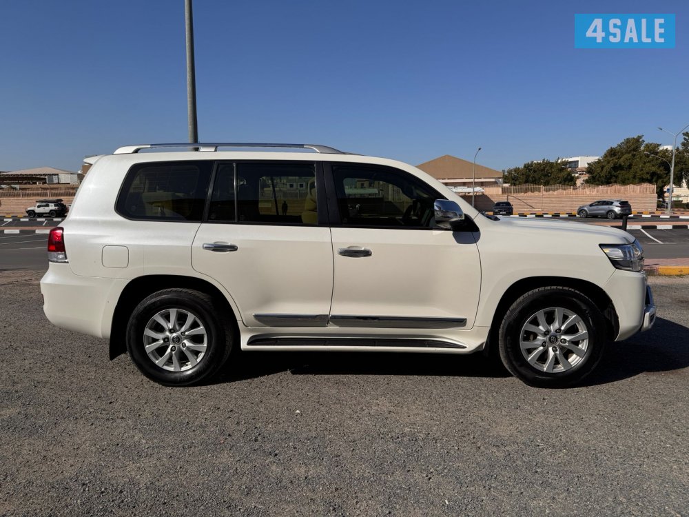 لاندكروزر وارد الوكالة موديل 20176