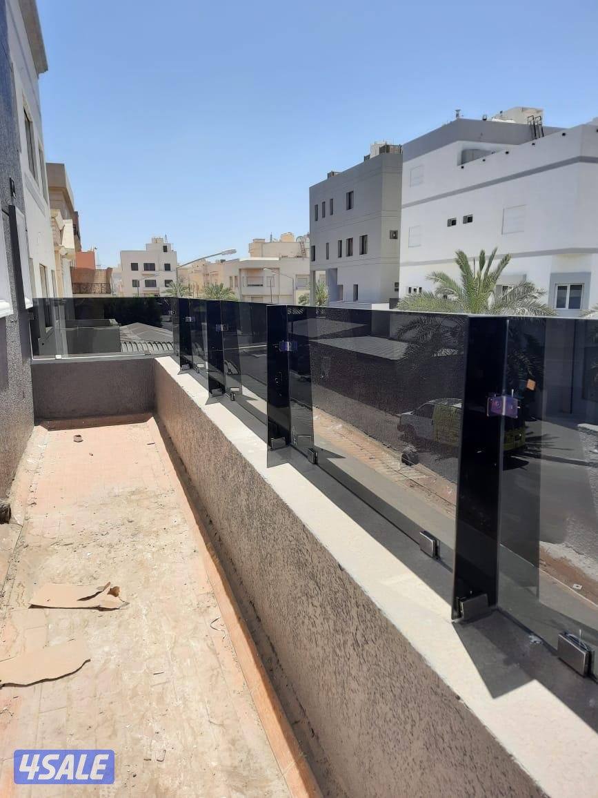 فني زجاج شاورت مرايا دربزين درج بلكونة جميع انواع الزجاج2