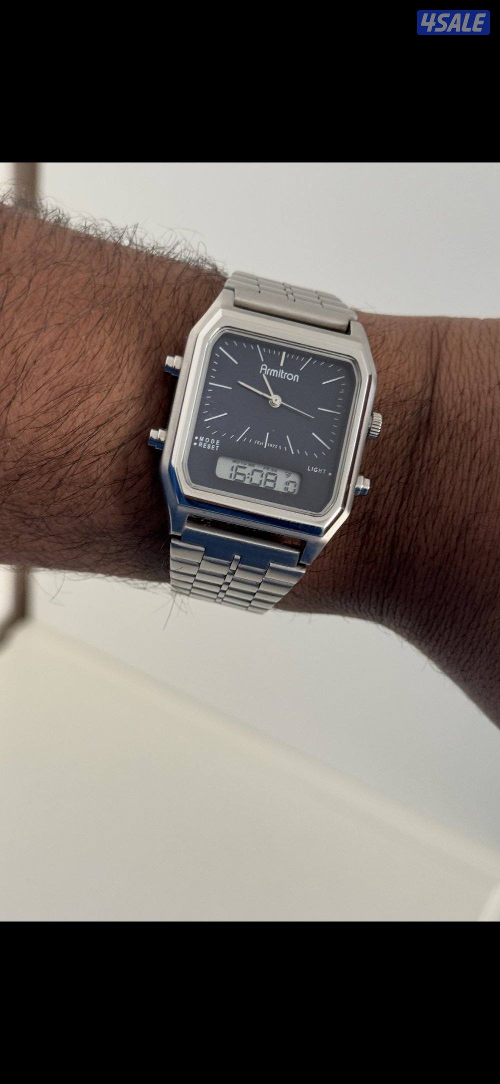 للبيع ساعة Armitron2