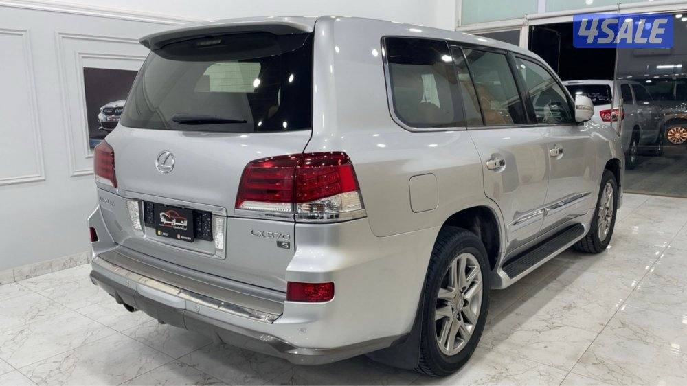 للبيع جيب لكزس 2014 عداد 241 الف صبغ وكاله3