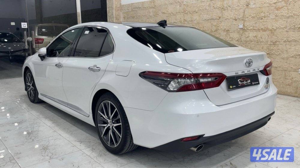 للبيع كامري ليمتد 2023 عداد 41 الف2