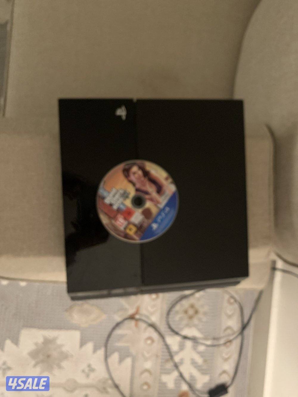 سوني ٤ مستعمل ومع شريط جراند1