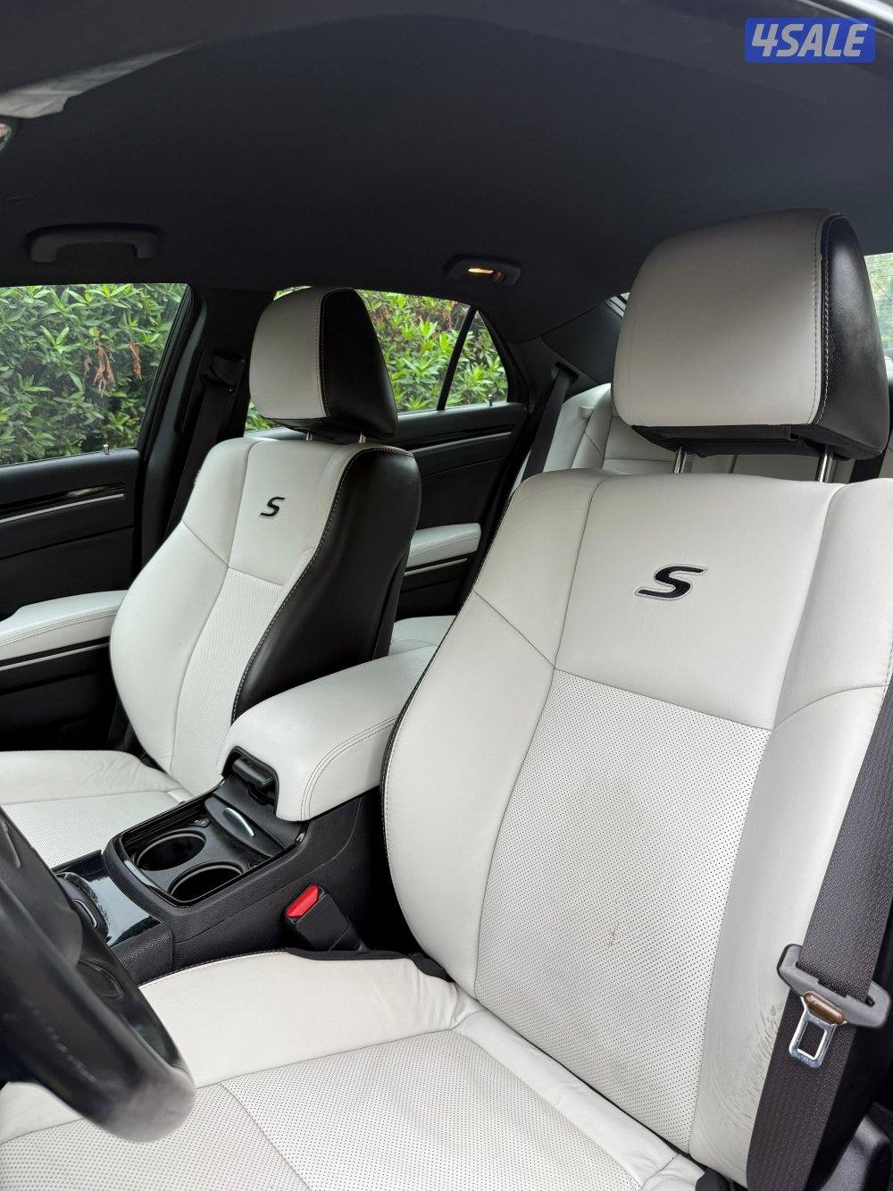 كرايزلر 300S  موديل 20216