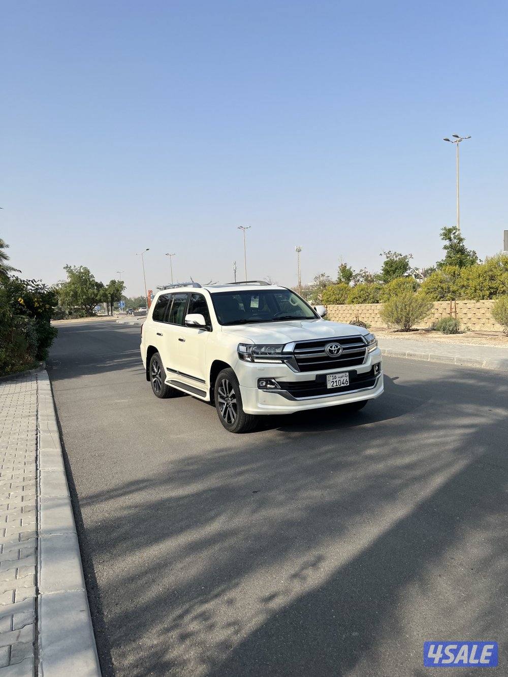 للبيع لاندكروزر موديل 2019 الساير  قمه في النظافه2