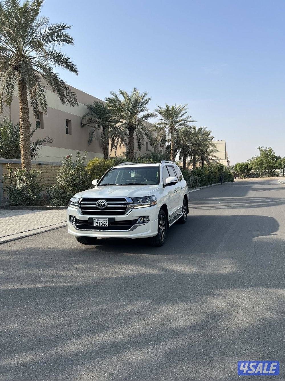 للبيع لاندكروزر موديل 2019 الساير  قمه في النظافه3