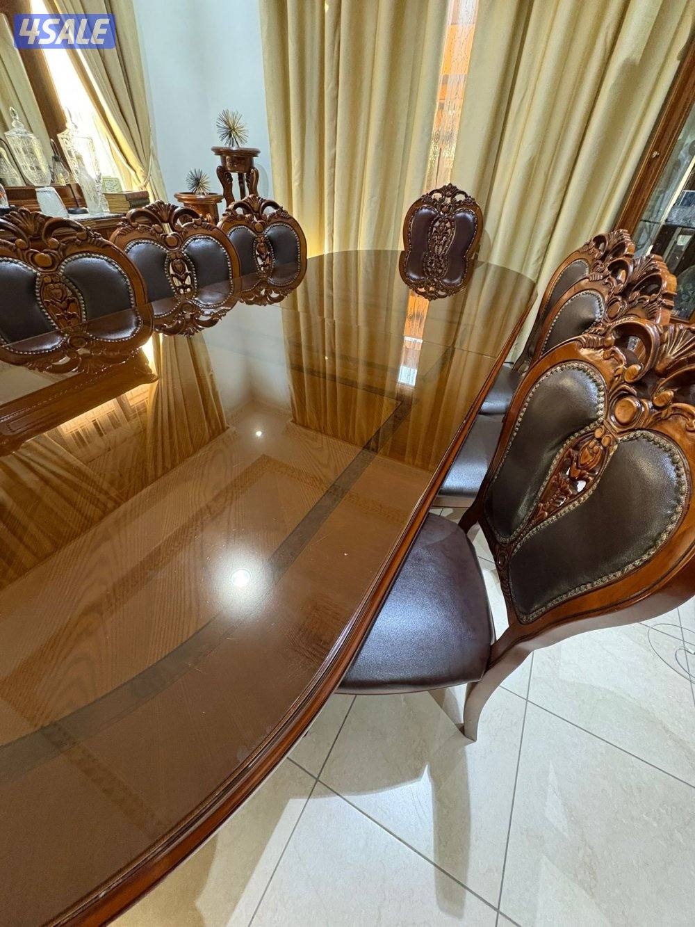 طاولة سفرة تتميز و تتصغر مع ١٢ كرسي و درسوار و منظرة4