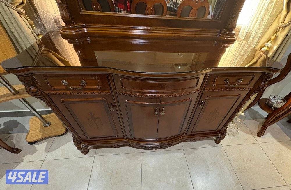 طاولة سفرة تتميز و تتصغر مع ١٢ كرسي و درسوار و منظرة7