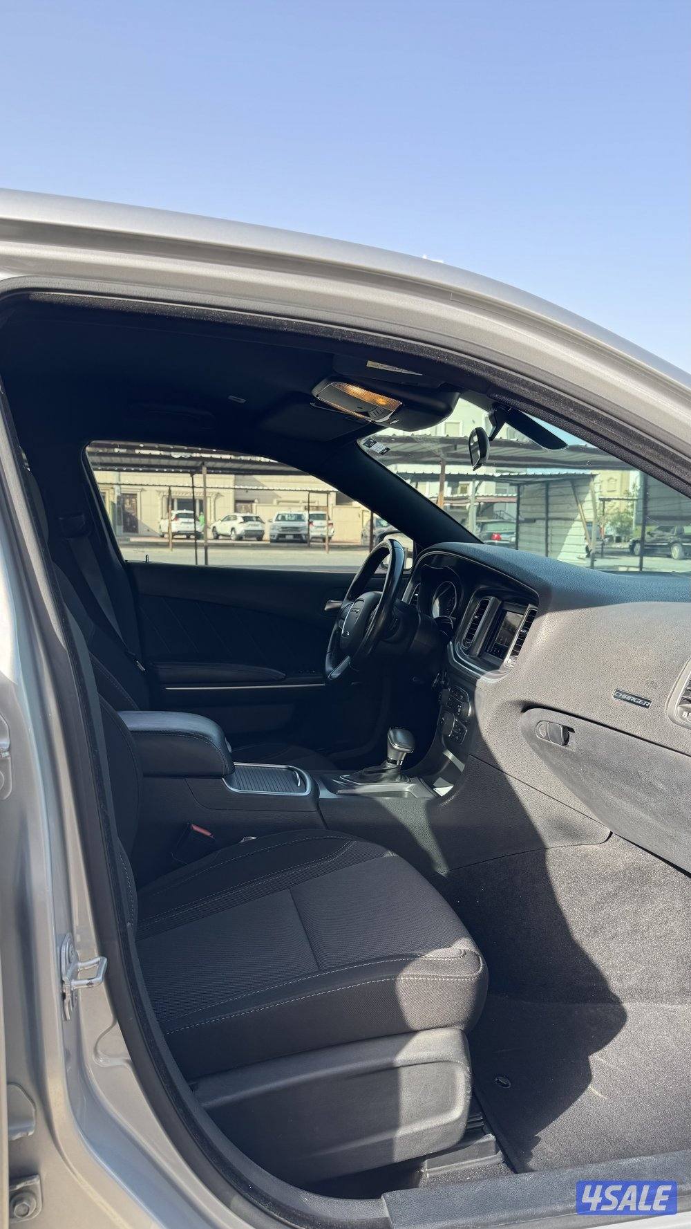 المالك الأول ماشي 162,000 استعمال نظيف جداً وسيرفس وكالة منتظم وشرط الف5