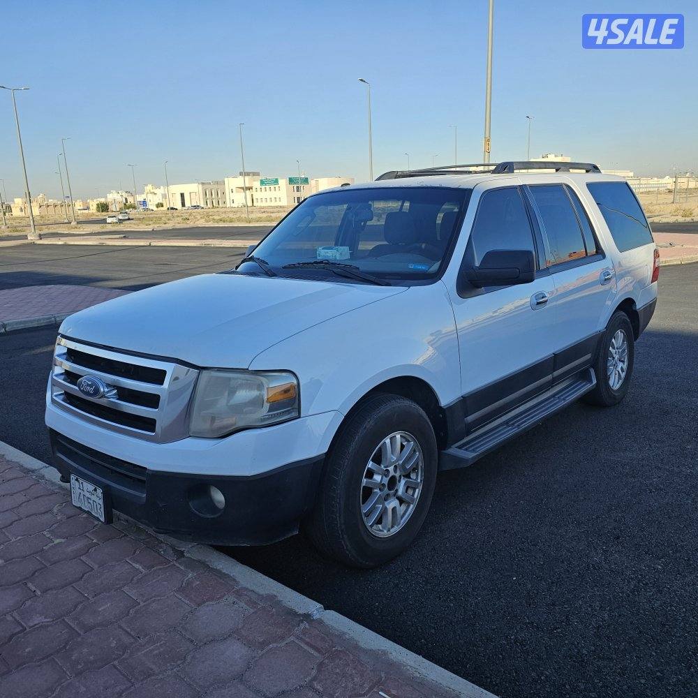 السيارة نظيفة0