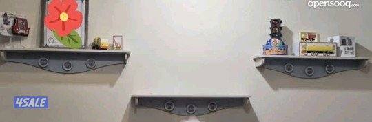 3 ارفف لغرفه اطفال بحالة ممتازه
.. ب 10 دنانير1