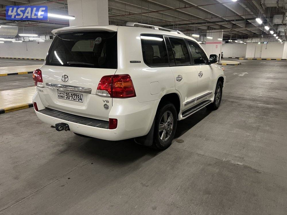 تويوتا - لاندكروزر - ٢٠١٥ - الساير- ابيض صدفي3