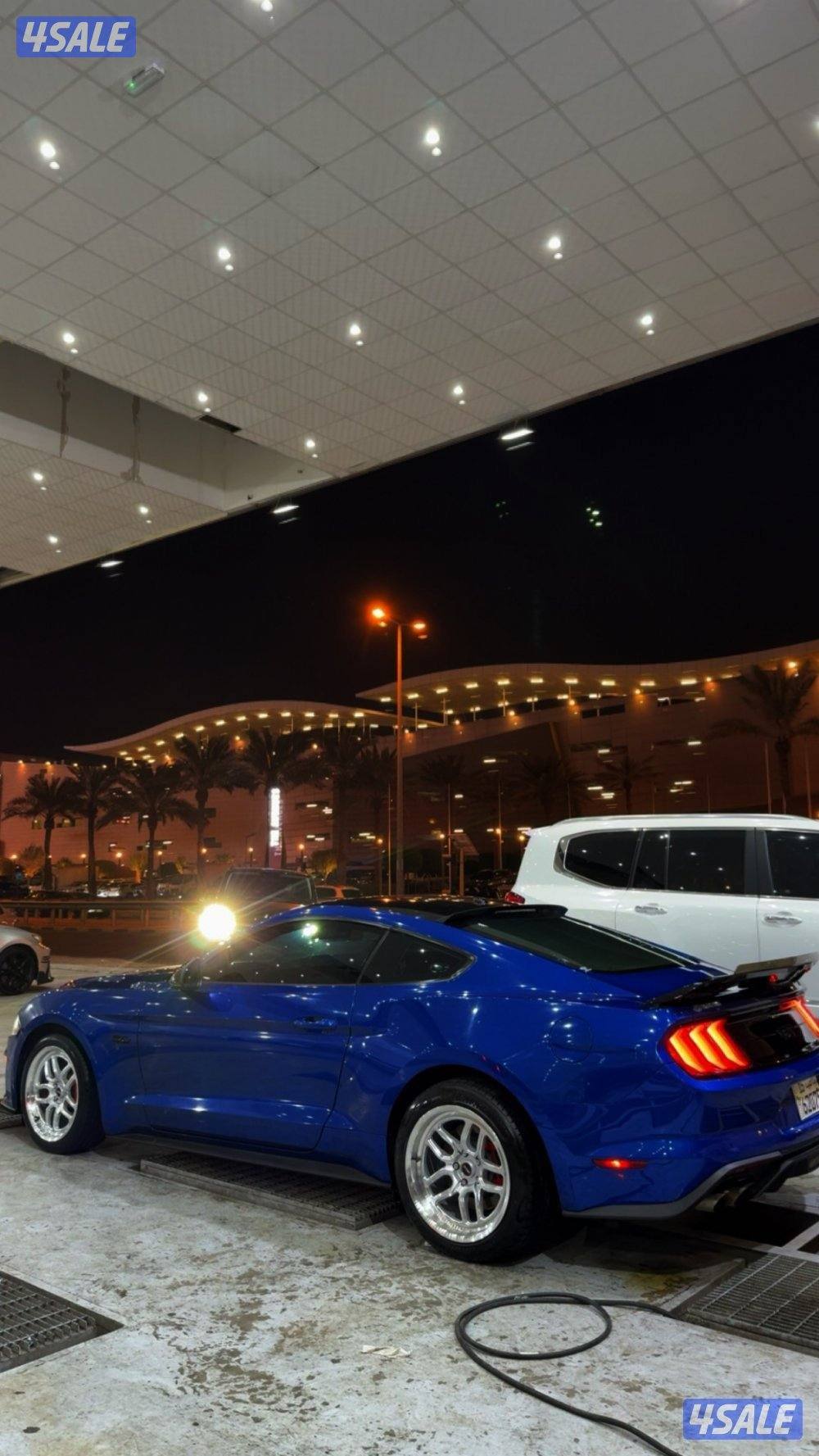 للبيع موستنق 2018 10 غيار ماشي 96 الف2