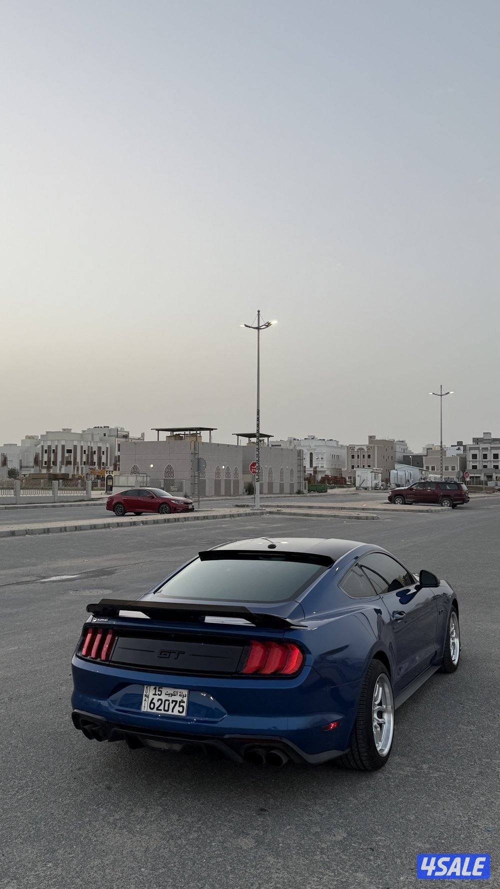 للبيع موستنق 2018 10 غيار ماشي 96 الف3