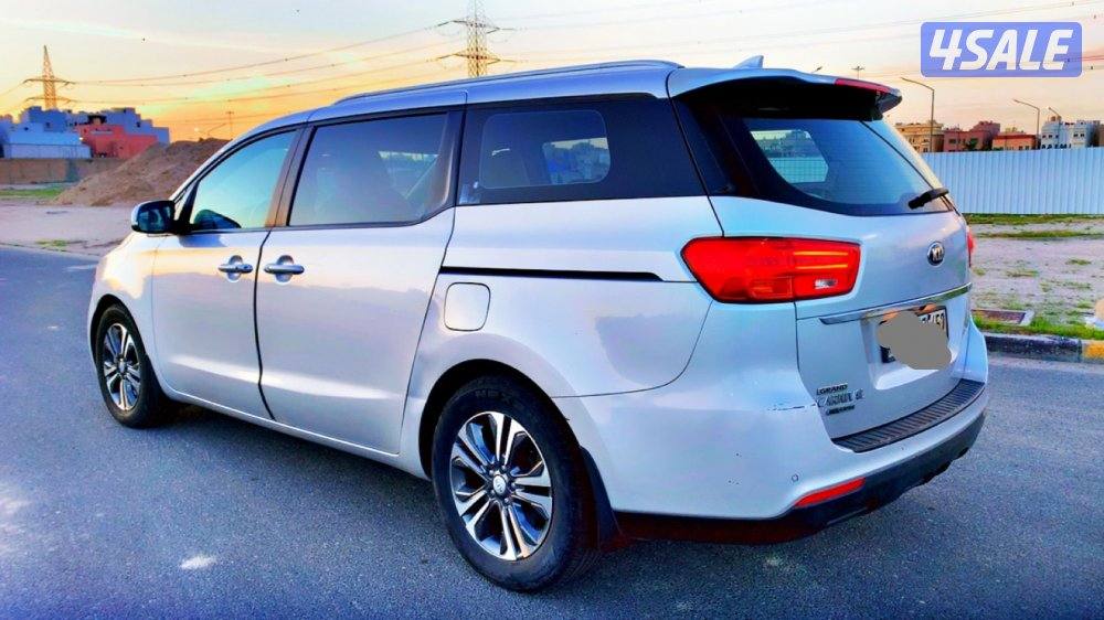 للبيع كيا كرنفال موديل ٢٠١٩ حاله ممتازه سيرفسات الوكاله شرط الفحص8