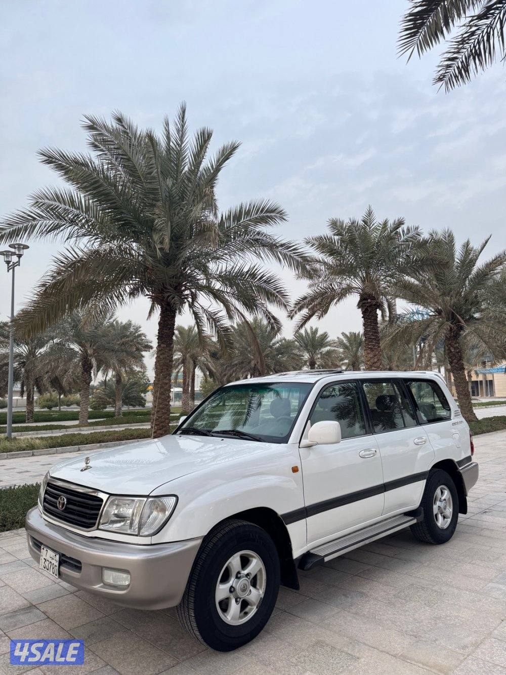 للبيع لاند كروزر 2002 ماشي 340 الف الساير0