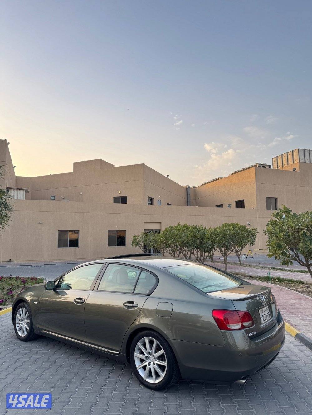 للبيع لكزس GS ماشي 194 الف بحالة الوكالة4