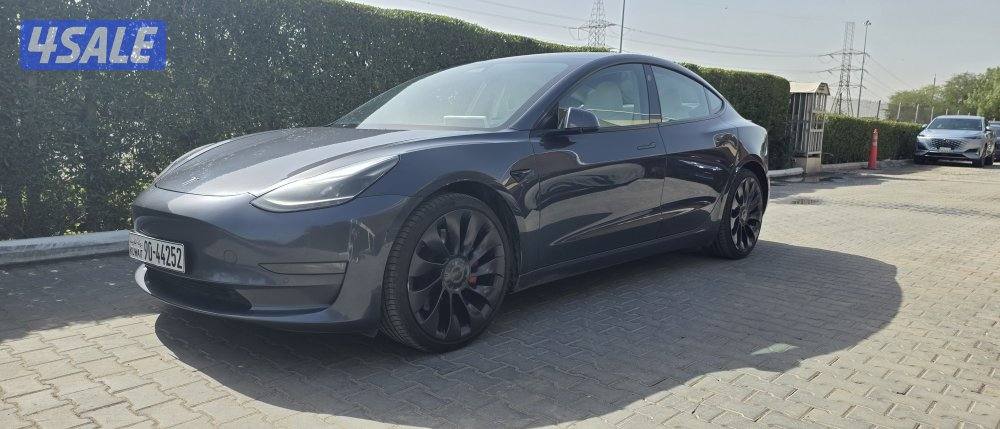بيع او بدل تيسلا موديل 3 بروفورمنس خليجي0