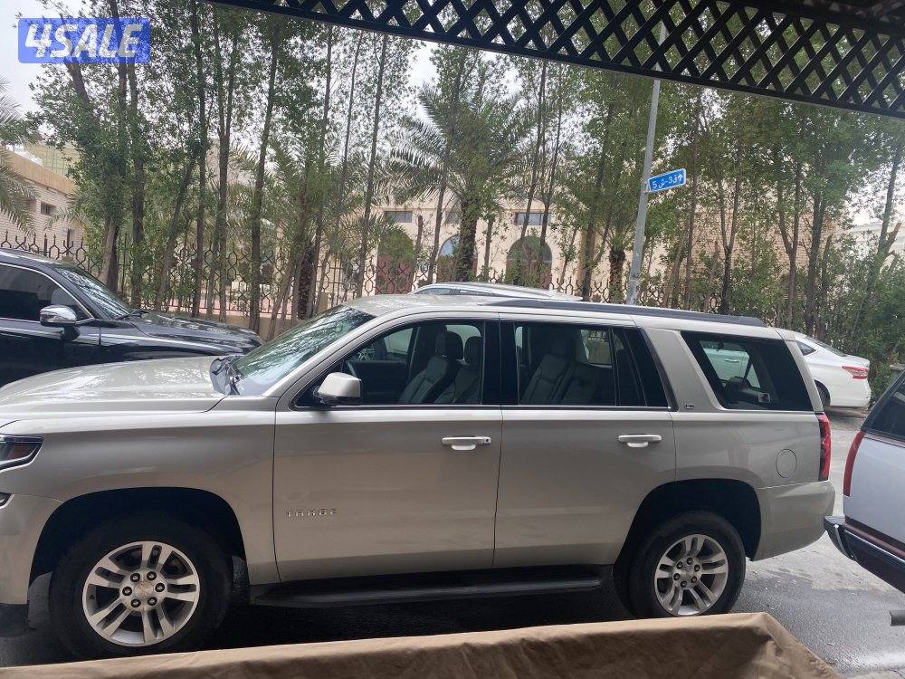 للبيع تاهو ٢٠١٥ Ls ذهبي شرط الفحص بكامل ماعدا قطعه وحده بمدقر امامي يم3