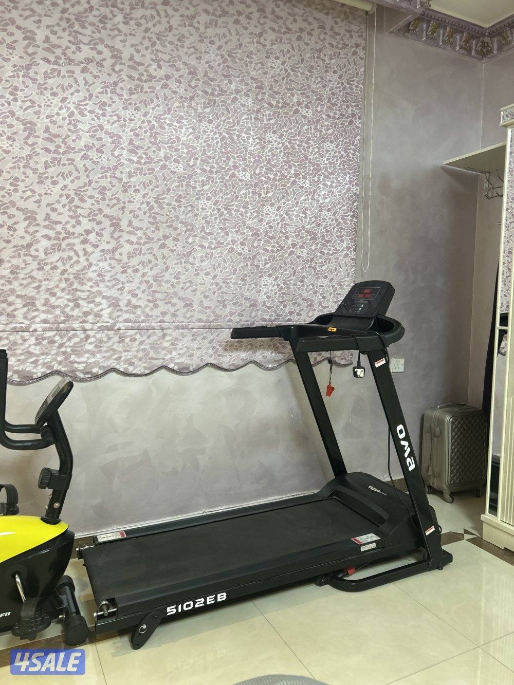 جهاز مشي ودراجة استعمال خفيف جداً2