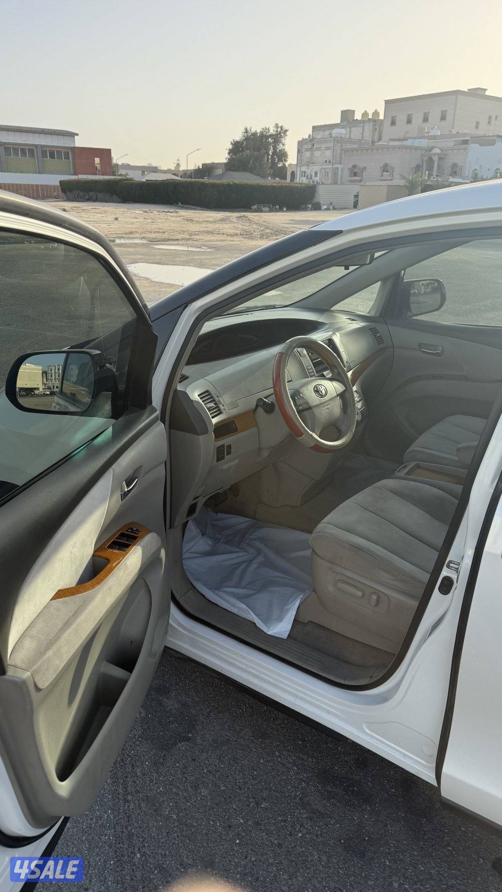 تويوتا بريفيا 2012 وارد قطر4
