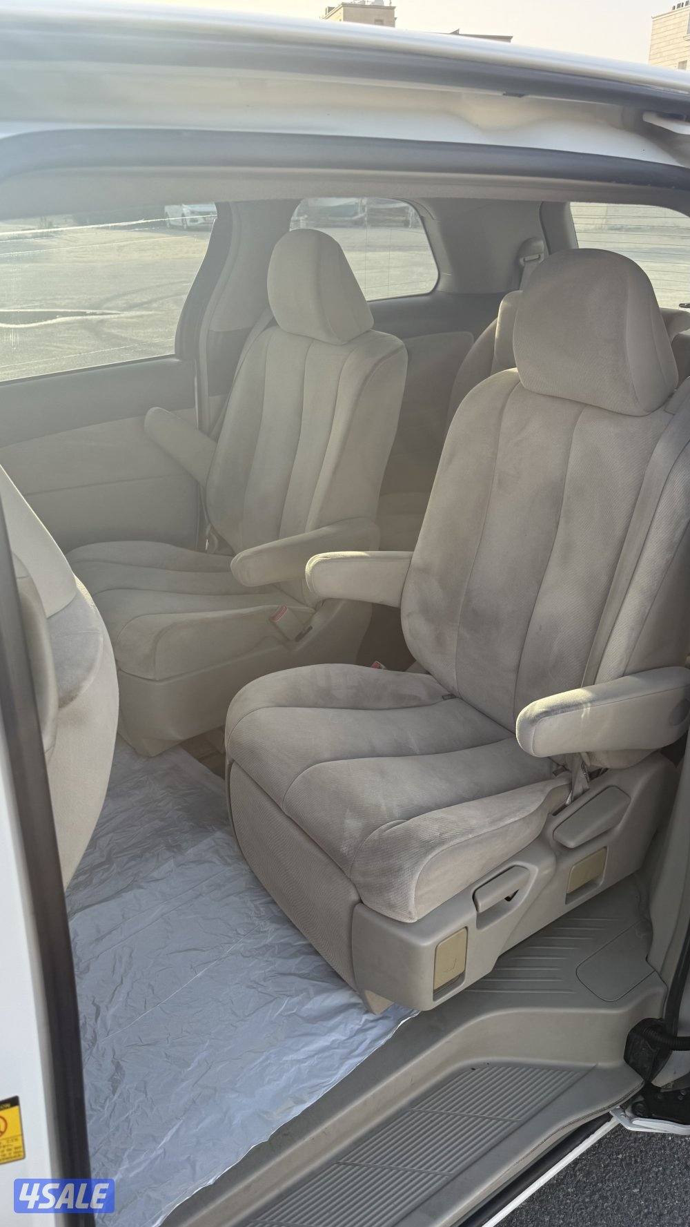 تويوتا بريفيا 2012 وارد قطر6