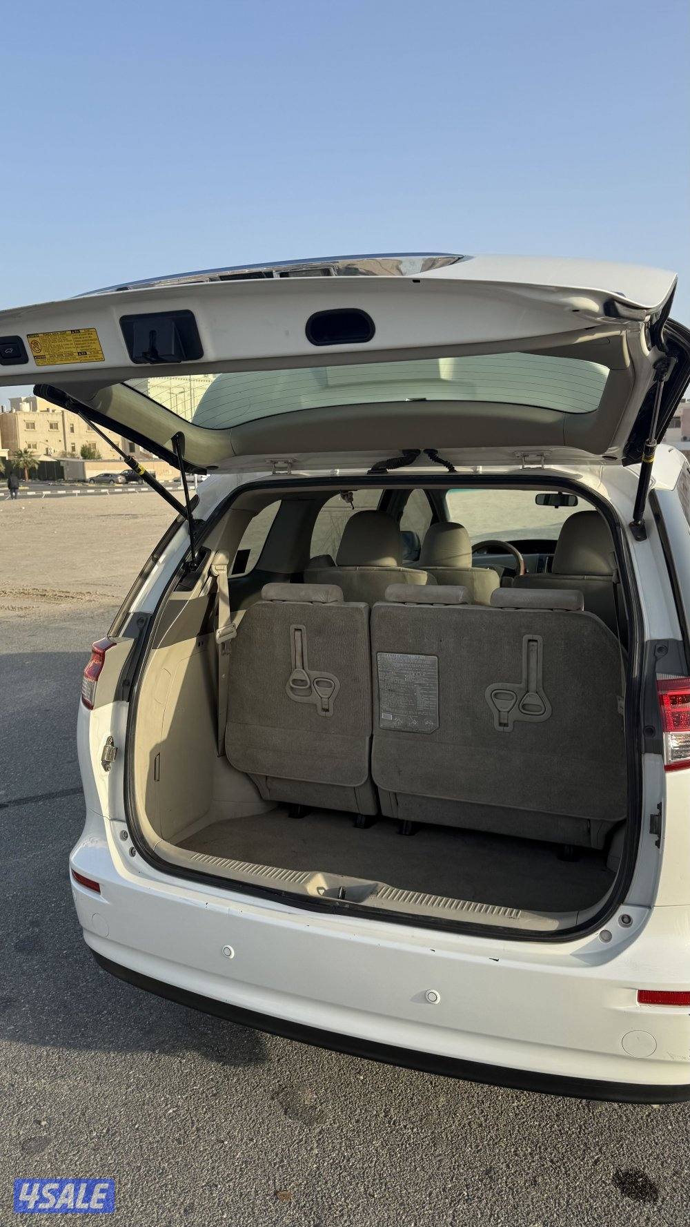 تويوتا بريفيا 2012 وارد قطر7