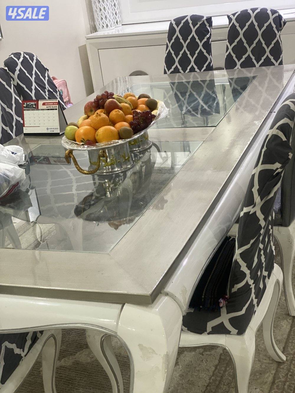 طاوله طعام 10 كراسي مع بوفيه0