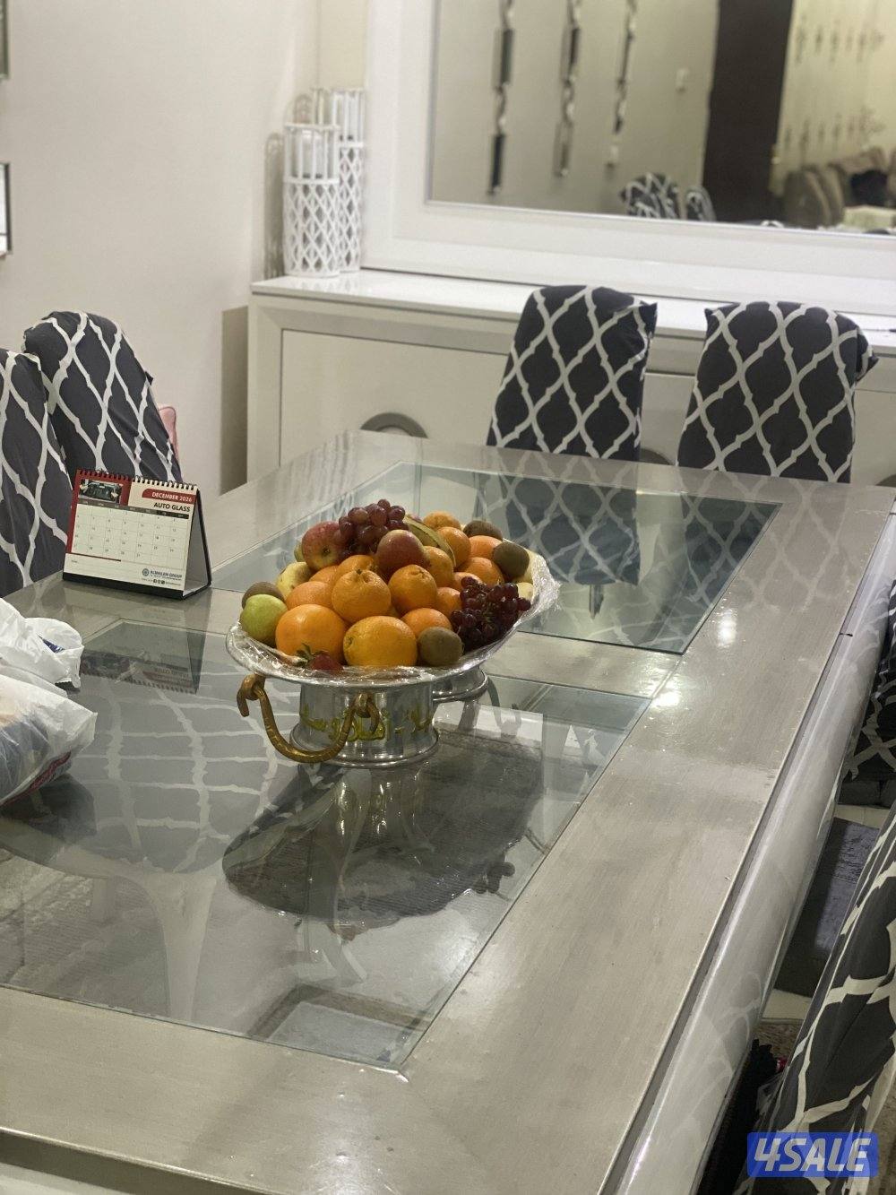 طاوله طعام 10 كراسي مع بوفيه2