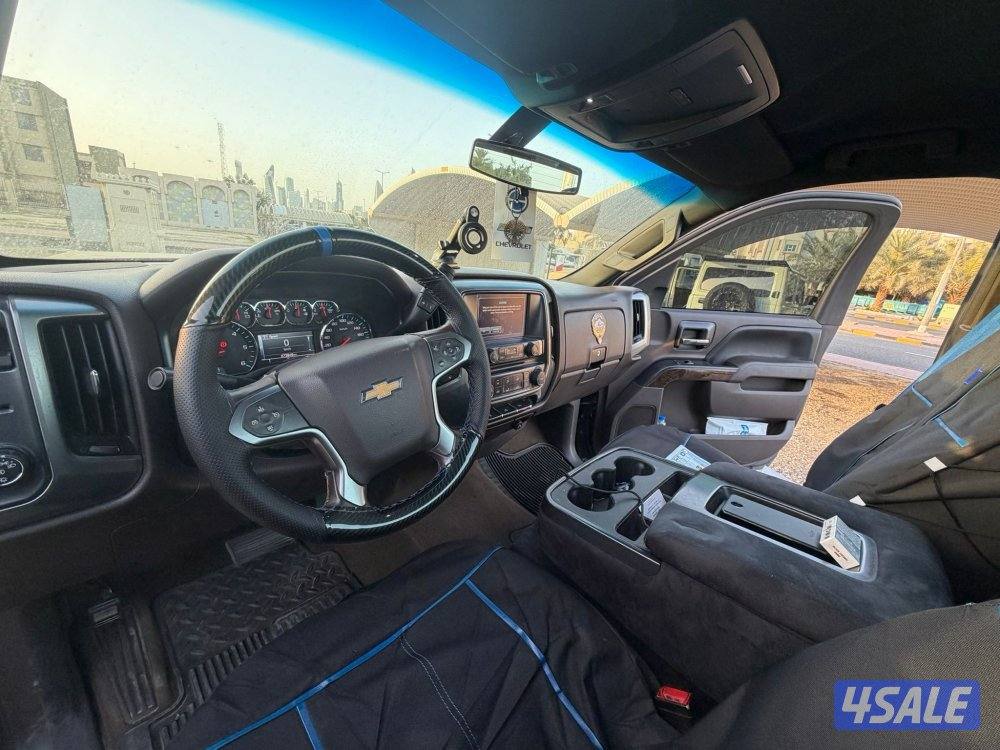 للبيع وانيت سلفرادو موديل ٢٠١٥ بحالة نظيفه جدا توني مسويله تصفيه0