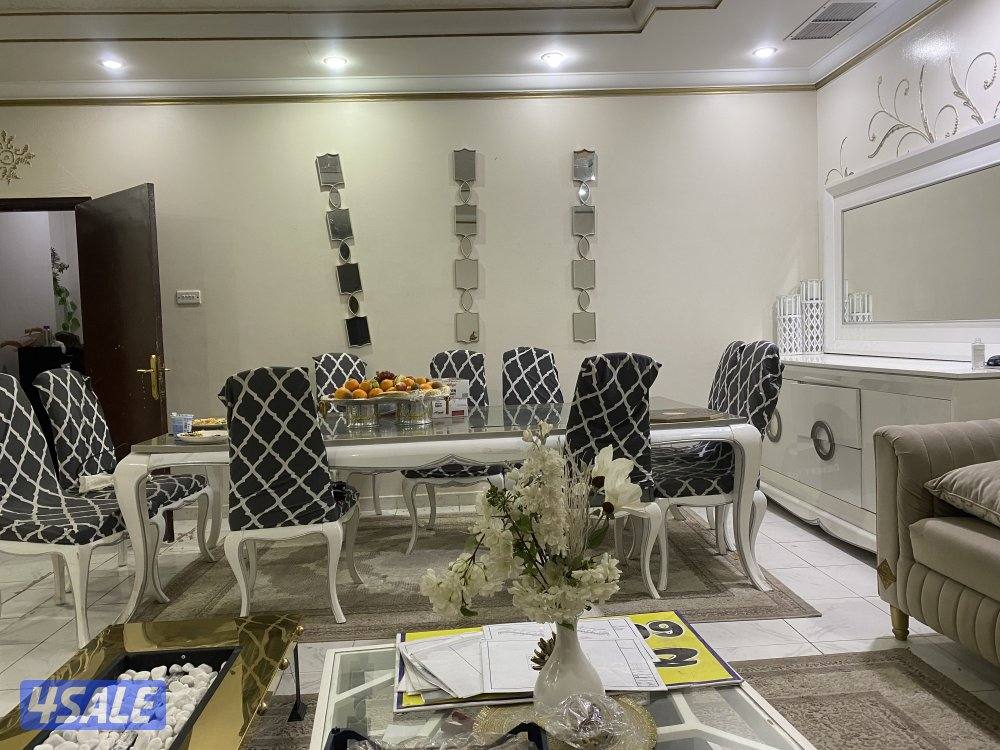 طاوله طعام 10 كراسي مع بوفيه3