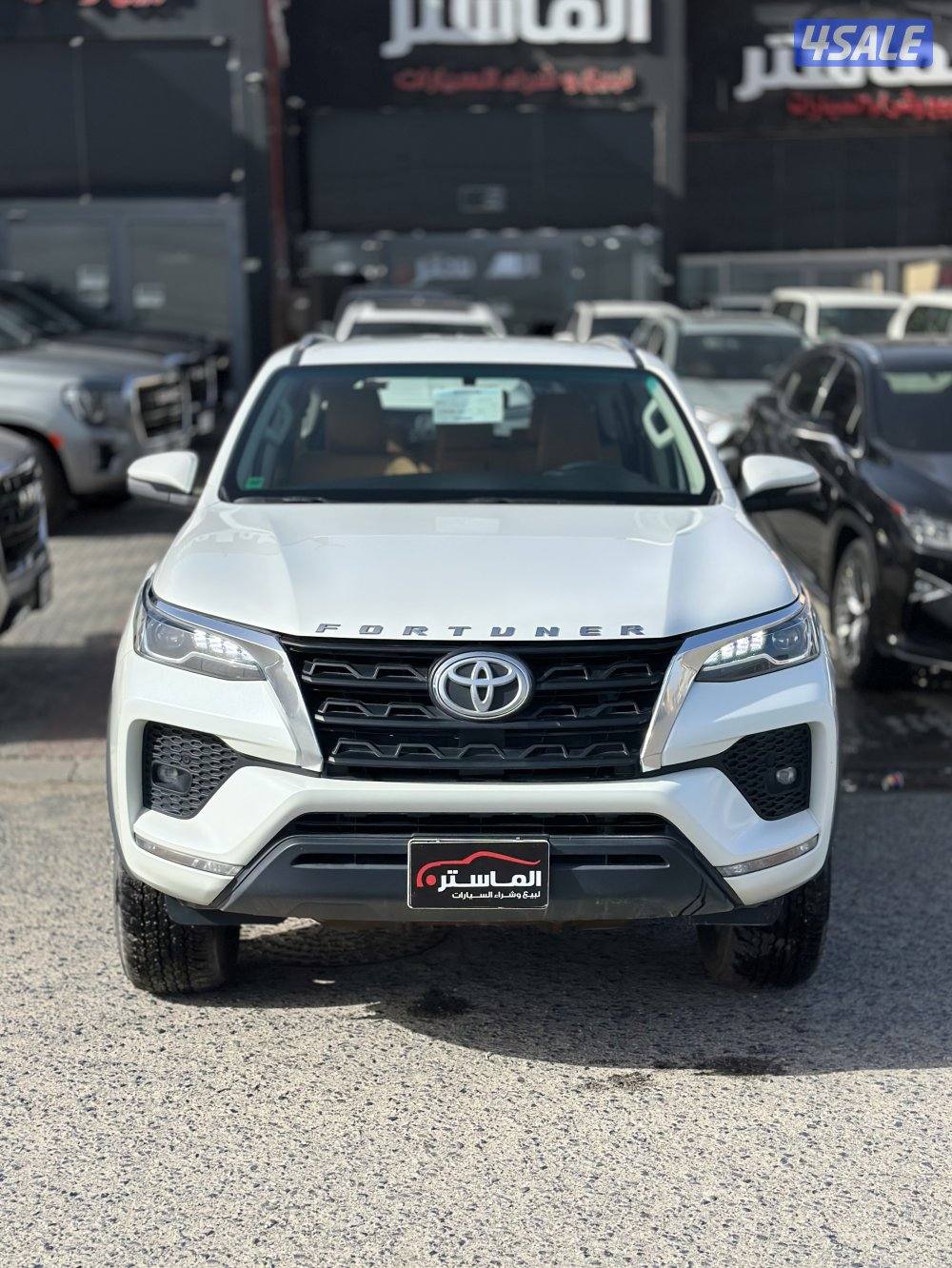 فورتنر V4  موديل 2023 دبل قير ماشي 55 الف0