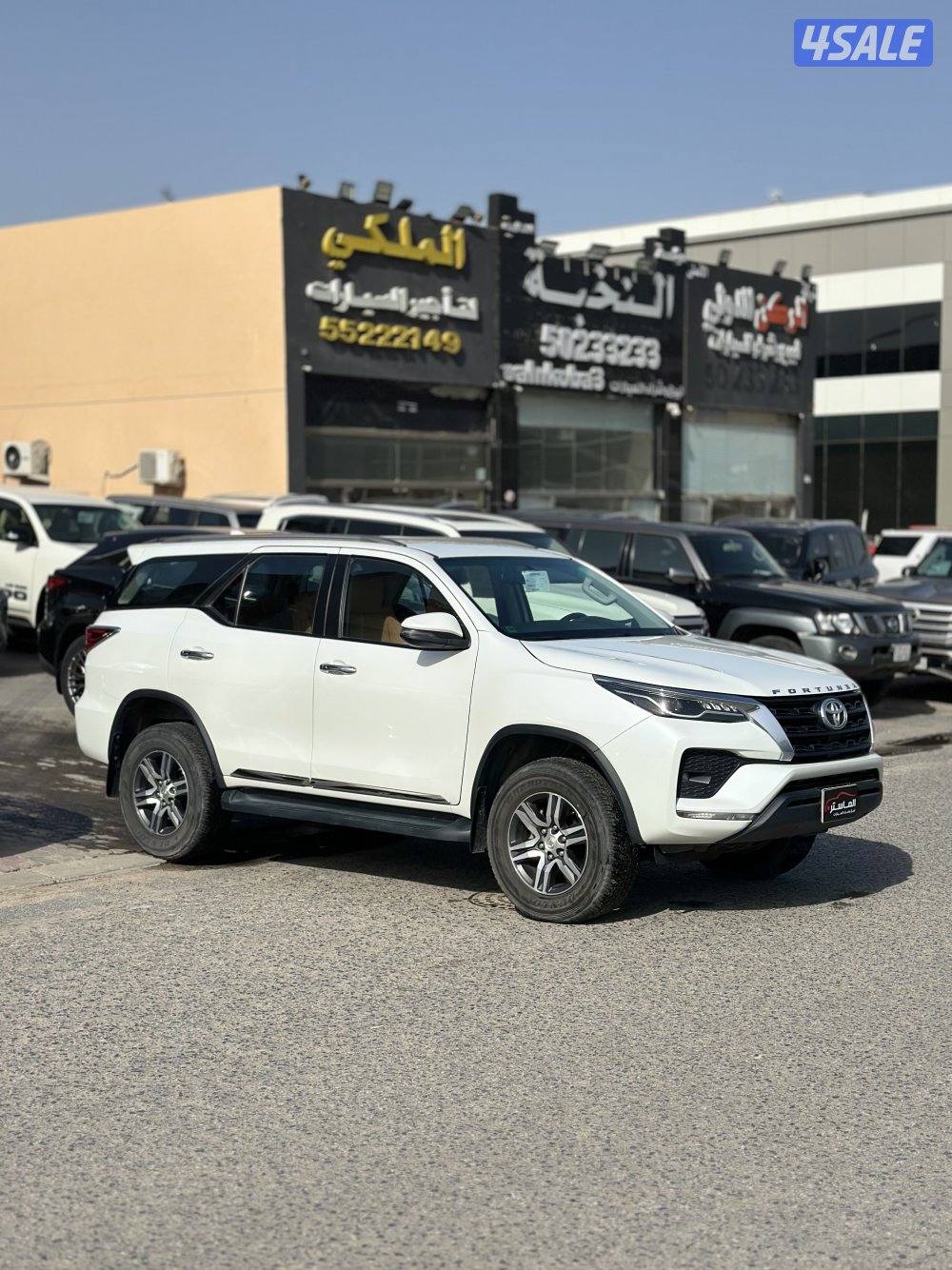 فورتنر V4  موديل 2023 دبل قير ماشي 55 الف2