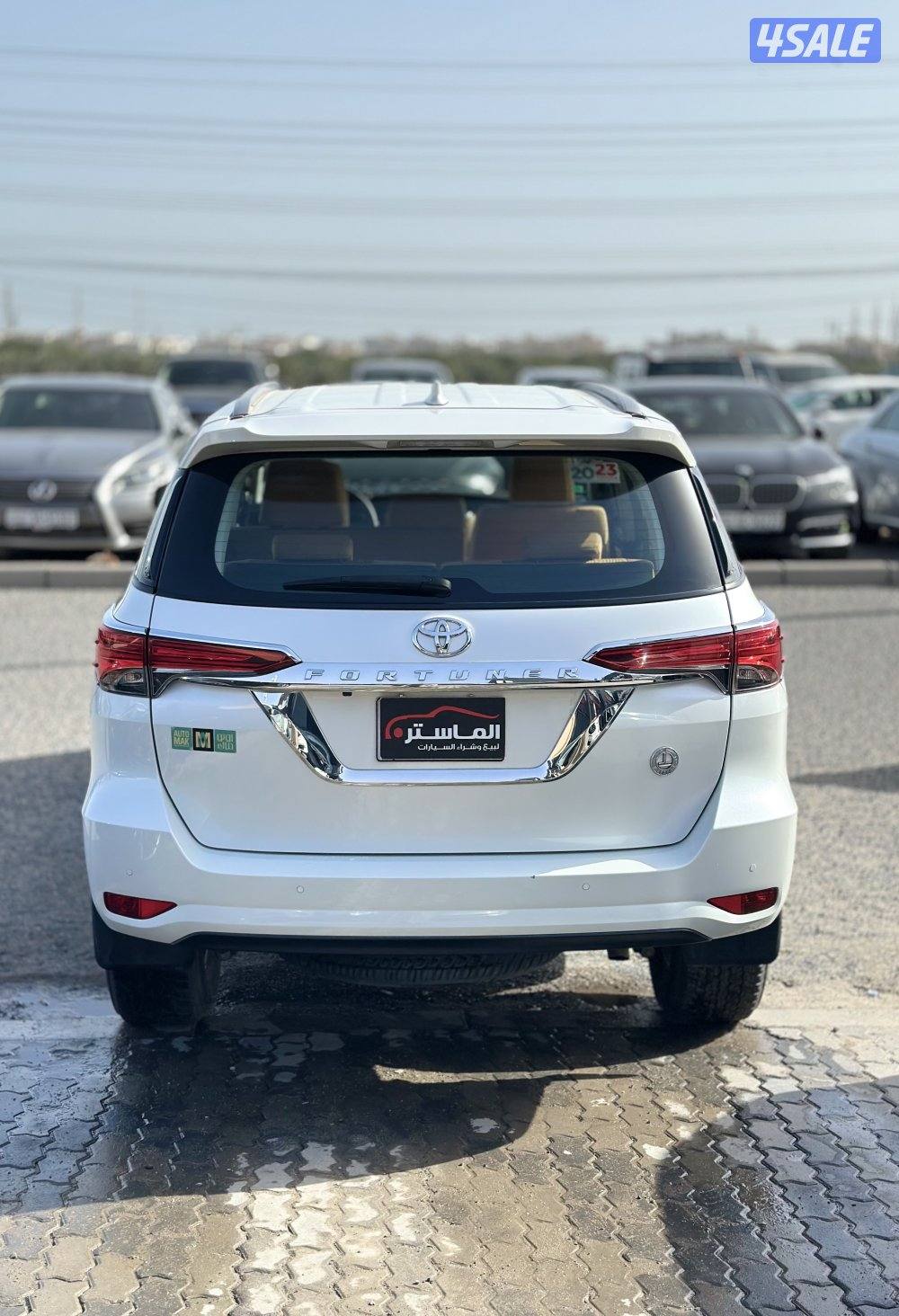 فورتنر V4  موديل 2023 دبل قير ماشي 55 الف4