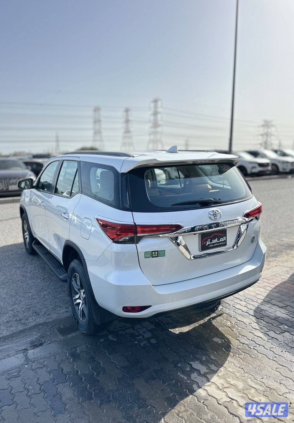 فورتنر V4  موديل 2023 دبل قير ماشي 55 الف5