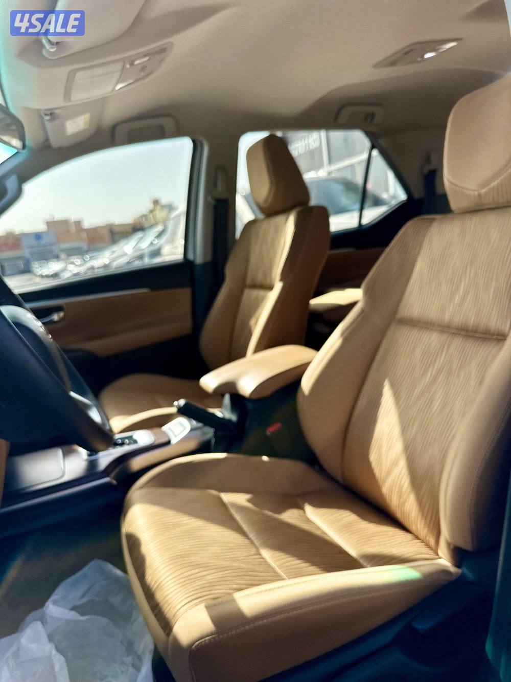 فورتنر V4  موديل 2023 دبل قير ماشي 55 الف8