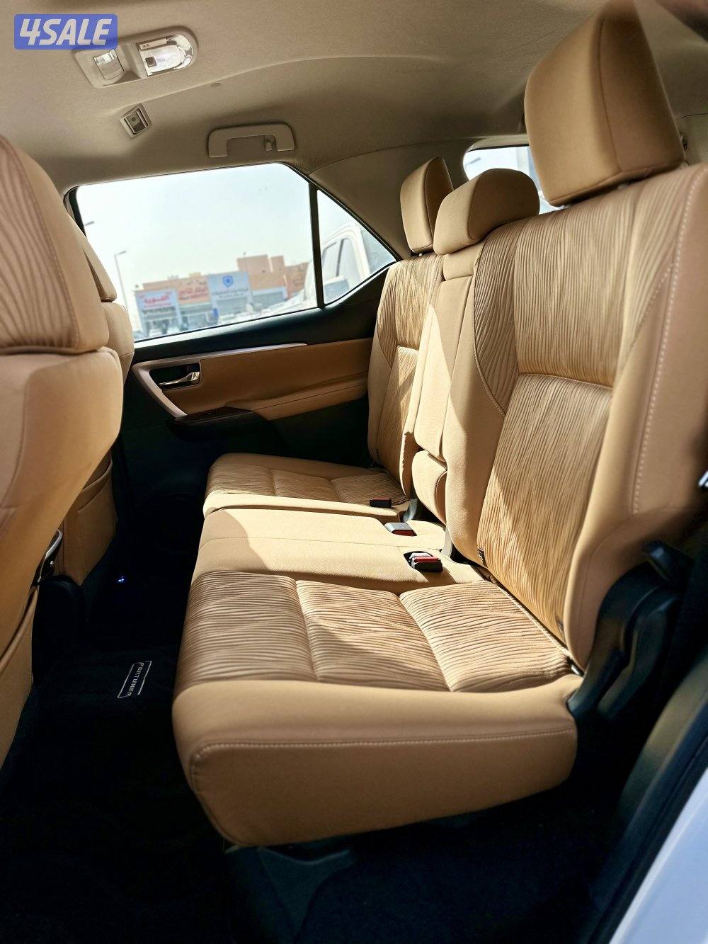 فورتنر V4  موديل 2023 دبل قير ماشي 55 الف9