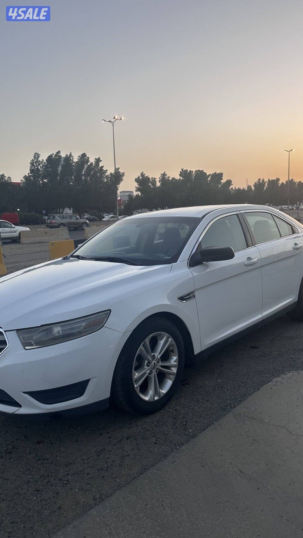 FORD TAURUS - 2013- White1