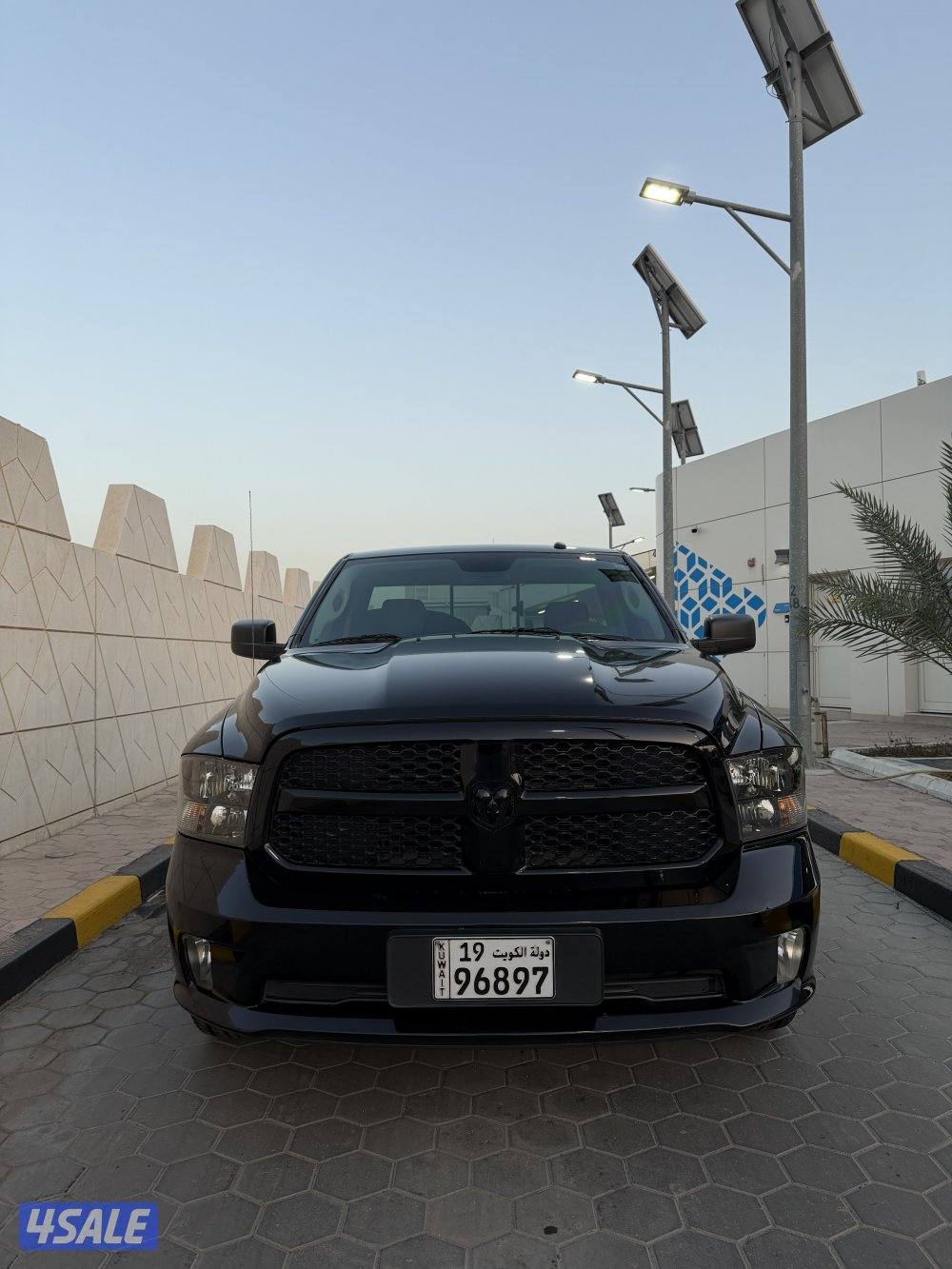 دودج رام موديل 2021 وكالة الكويت 1500 Black edition 7.50