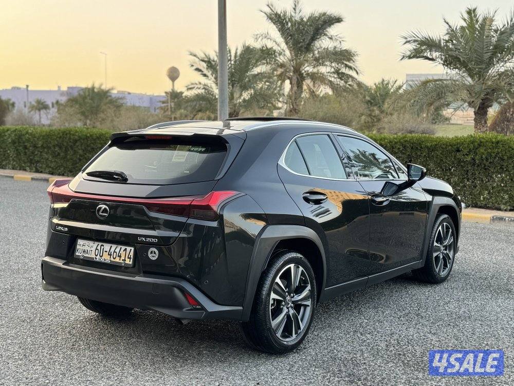 لكزس UX 200 موديل 2021 صبغ الوكاله عداد 163