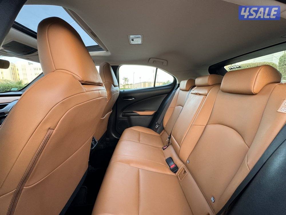 لكزس UX 200 موديل 2021 صبغ الوكاله عداد 165