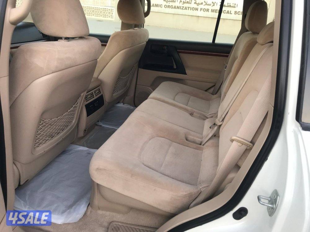 لاند كروزر مديل 2015 GXR لون ابيض 8 سلندر5