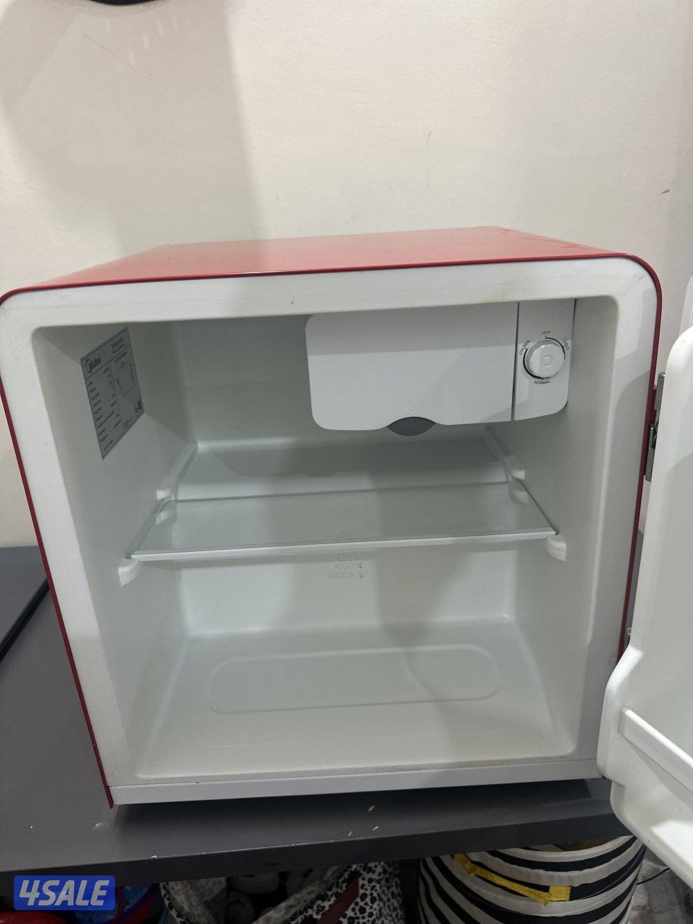 ثلاجه ميديا احمر مع فريزر داخلي2