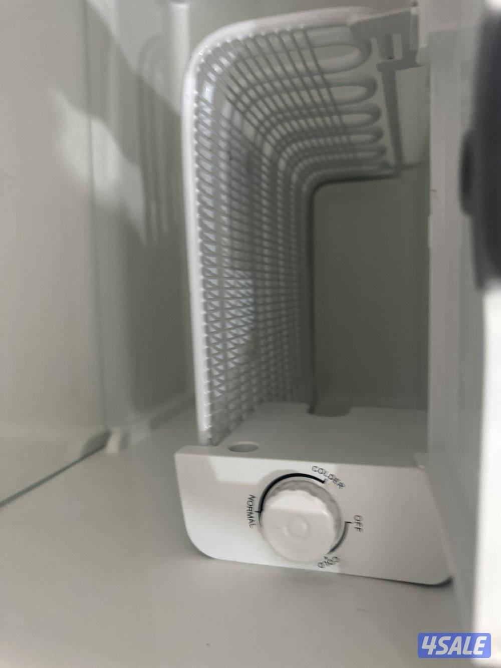 ثلاجه ميديا احمر مع فريزر داخلي4