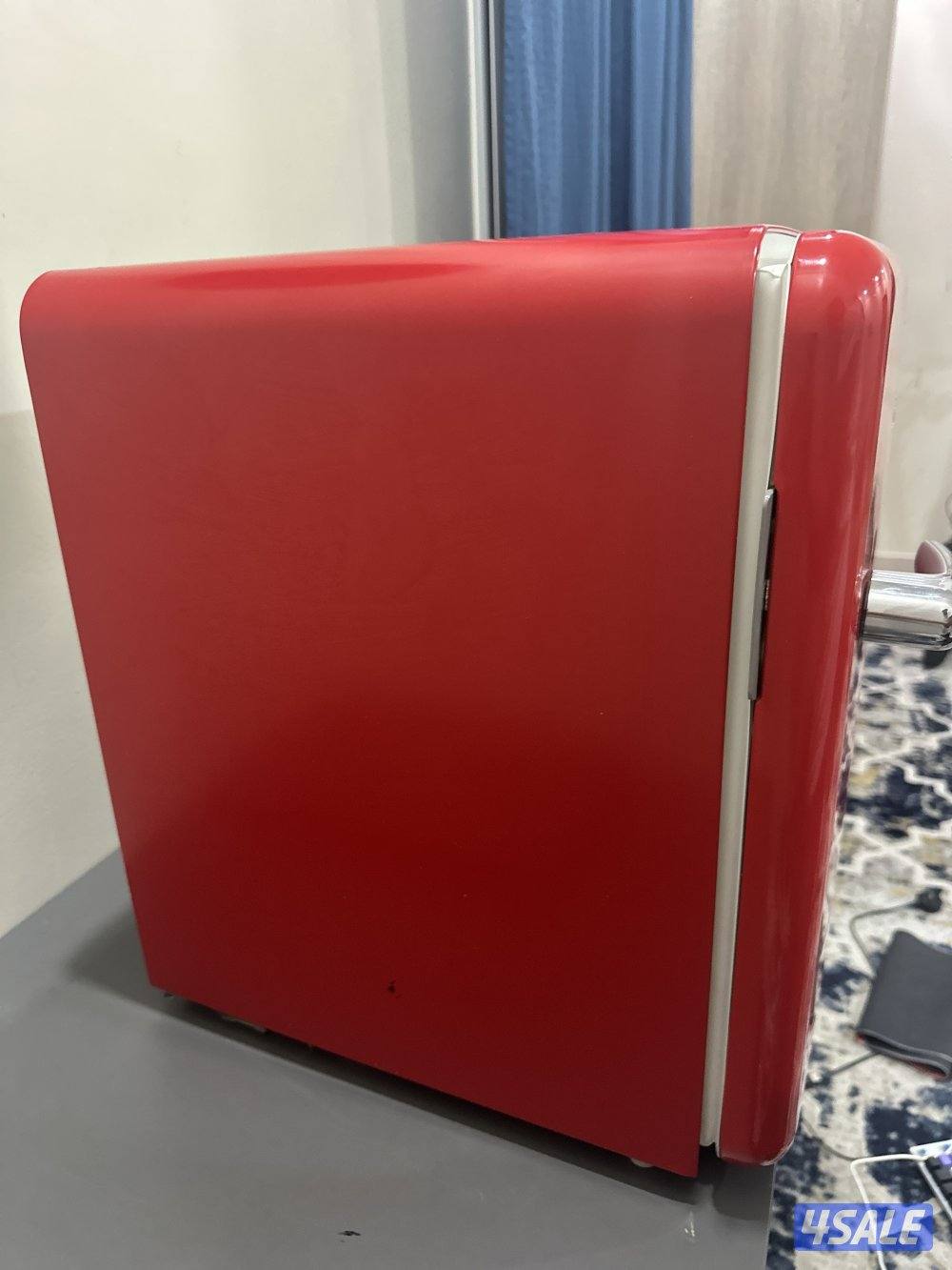 ثلاجه ميديا احمر مع فريزر داخلي6