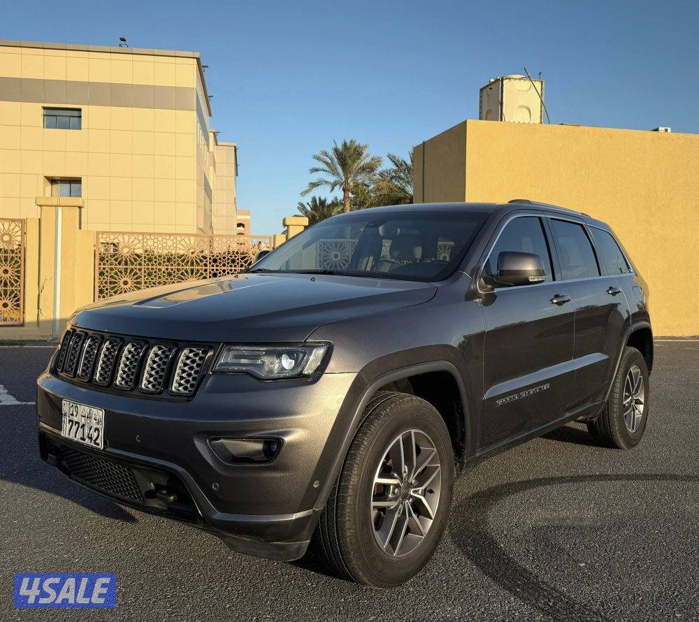 بحالة ممتازة جيب قراند شروكي لاريدو 2021 ماشي 103 فحص ماكينة قير شاسي1