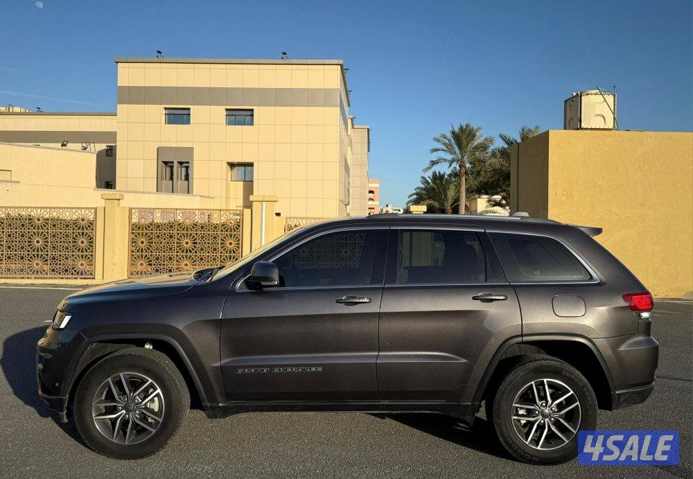 بحالة ممتازة جيب قراند شروكي لاريدو 2021 ماشي 103 فحص ماكينة قير شاسي4