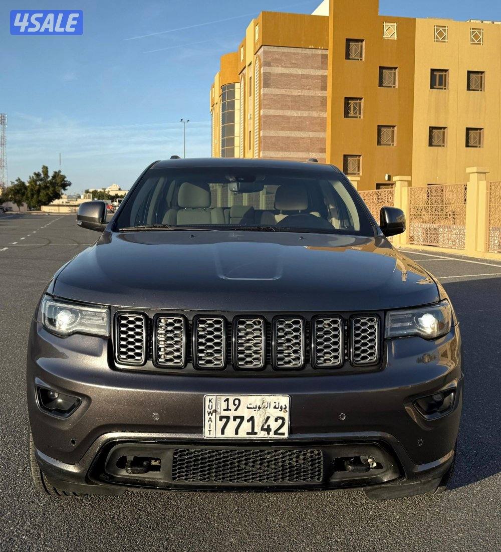 بحالة ممتازة جيب قراند شروكي لاريدو 2021 ماشي 103 فحص ماكينة قير شاسي5