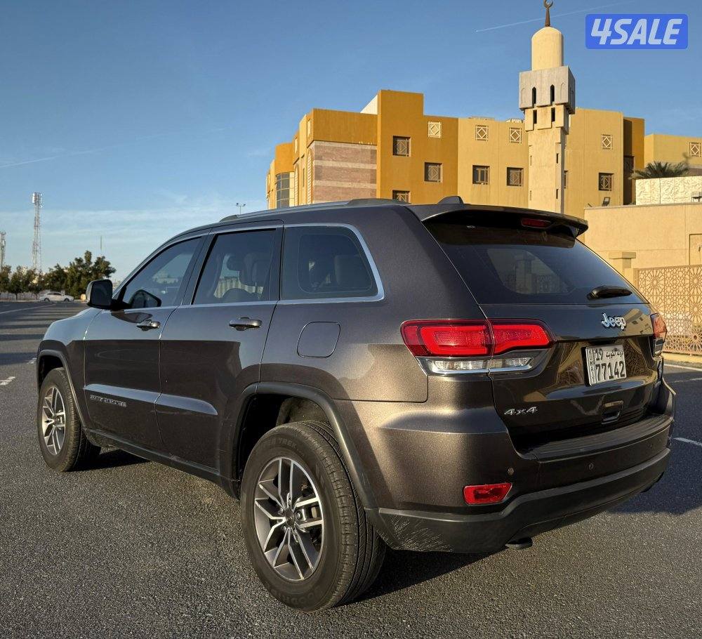 بحالة ممتازة جيب قراند شروكي لاريدو 2021 ماشي 103 فحص ماكينة قير شاسي6