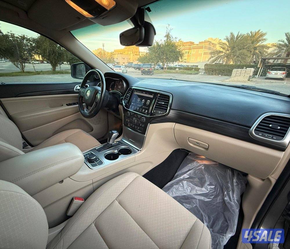 بحالة ممتازة جيب قراند شروكي لاريدو 2021 ماشي 103 فحص ماكينة قير شاسي9